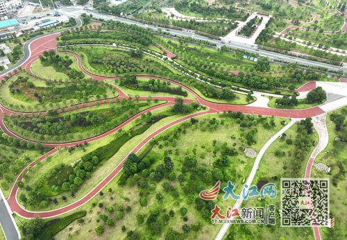 俯瞰袁河公园美景。本报全媒体记者 蔡颖辉摄