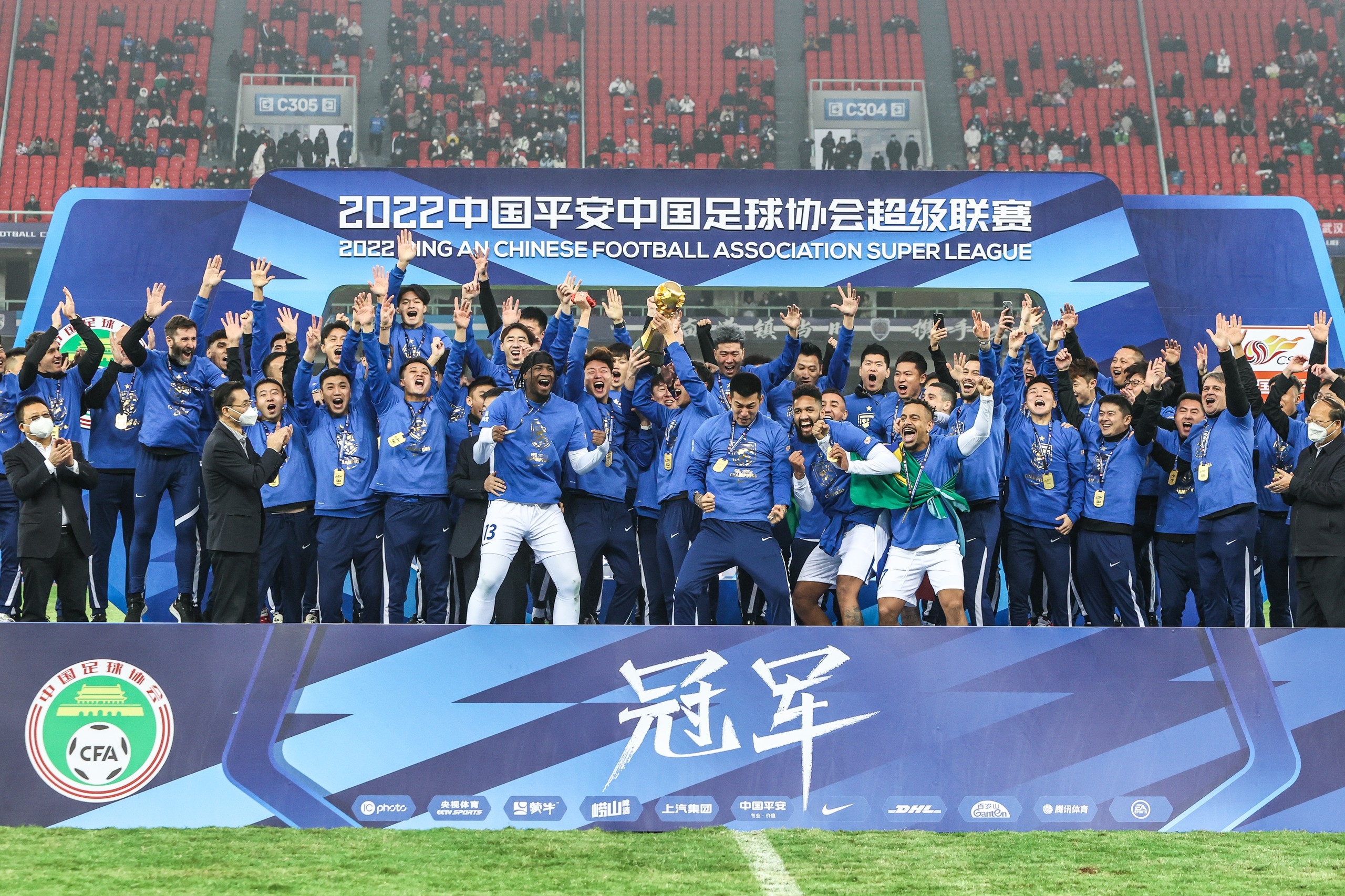 武汉三镇是中超卫冕冠军。