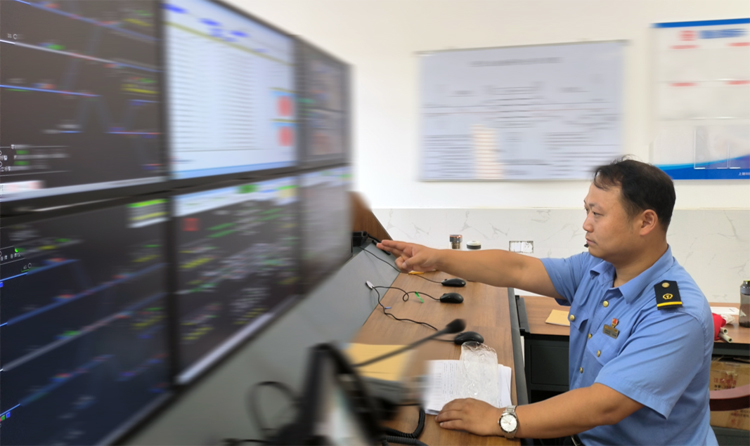 鄱阳站开展联调联试工作。程皓/摄