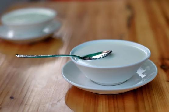 凝固好之后的姜撞奶 | flickr qx ou