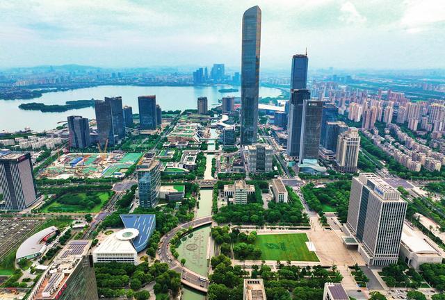 苏州工业园区（2023 年 7 月 3 日摄） 李博摄 / 本刊