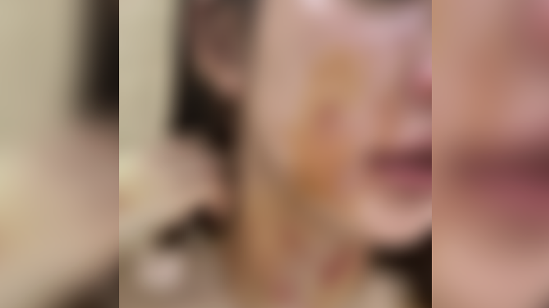 因电梯内狗尾巴扫到对方腿部，女子遭夫妻扒衣服、掐脖子殴打？自贡警方已介入调查