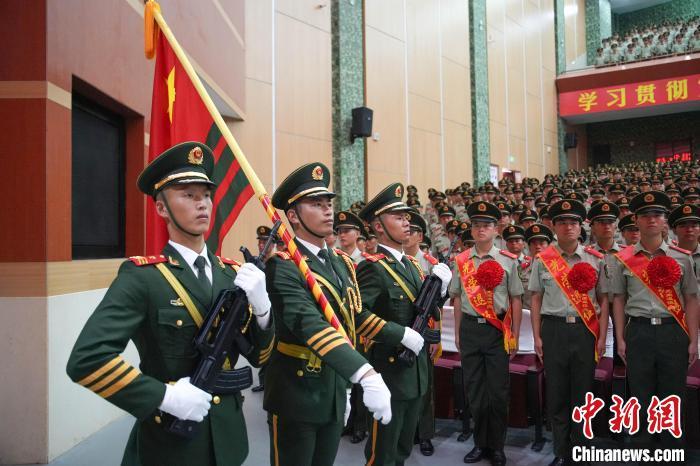 武警福建总队机动支队举行2023年度秋季士兵退役仪式
