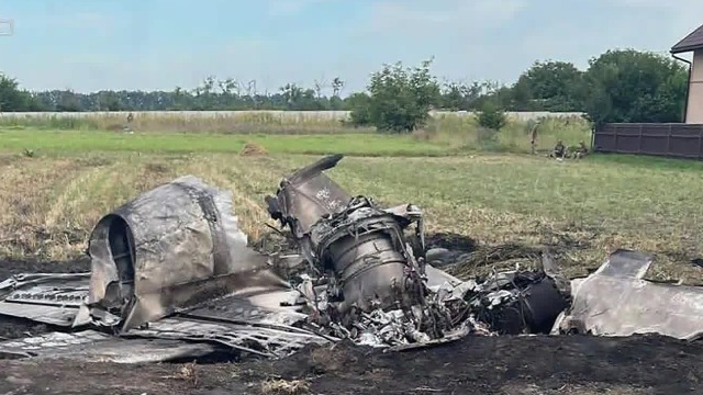 两架乌军教练机在空中相撞，3名飞行员死亡