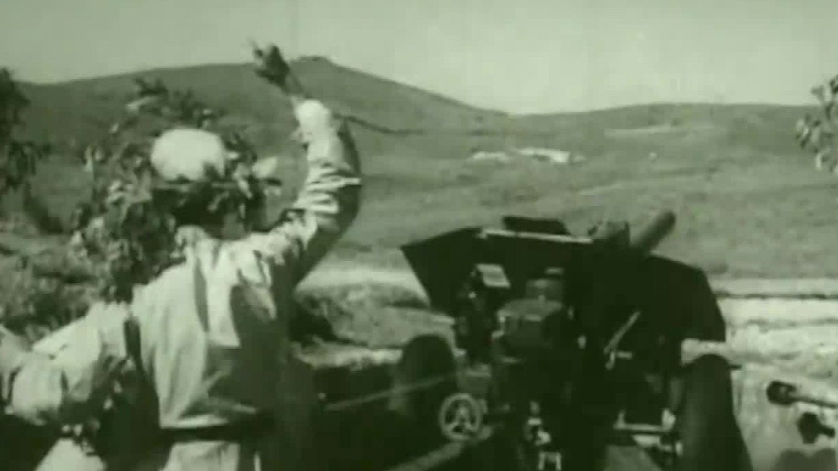 1954年，解放军猛烈开火炮击大小金门和大担岛，最初5小时内落弹6000多枚