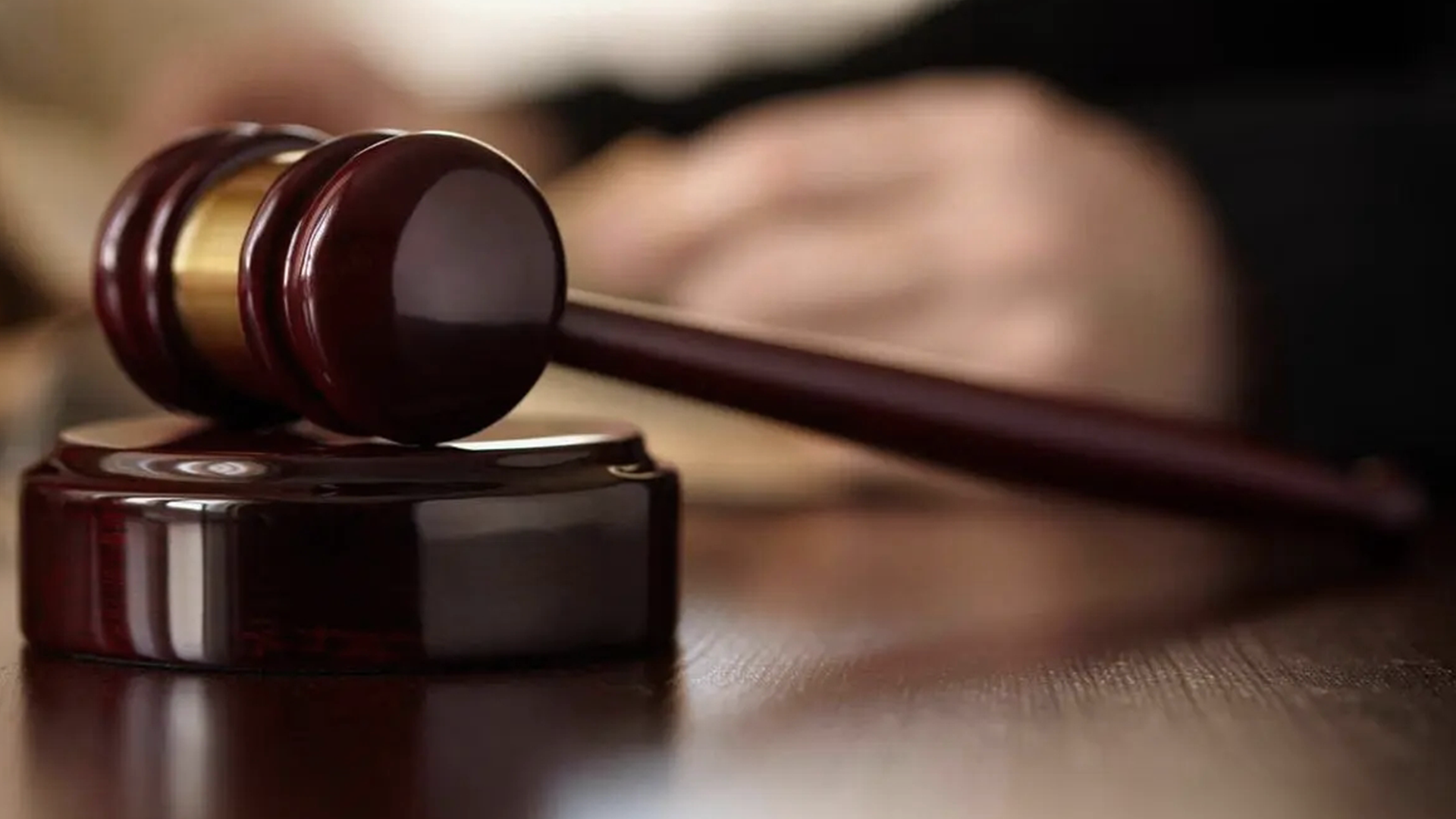 男子被控多次强奸未满14岁的堂妹获刑6年，曾长刀架脖威胁，二审法院：适用法律正确，维持原判