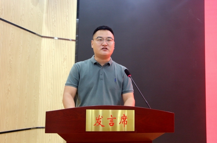 天桥区举办许亮应急救援志愿服务分队授旗仪式