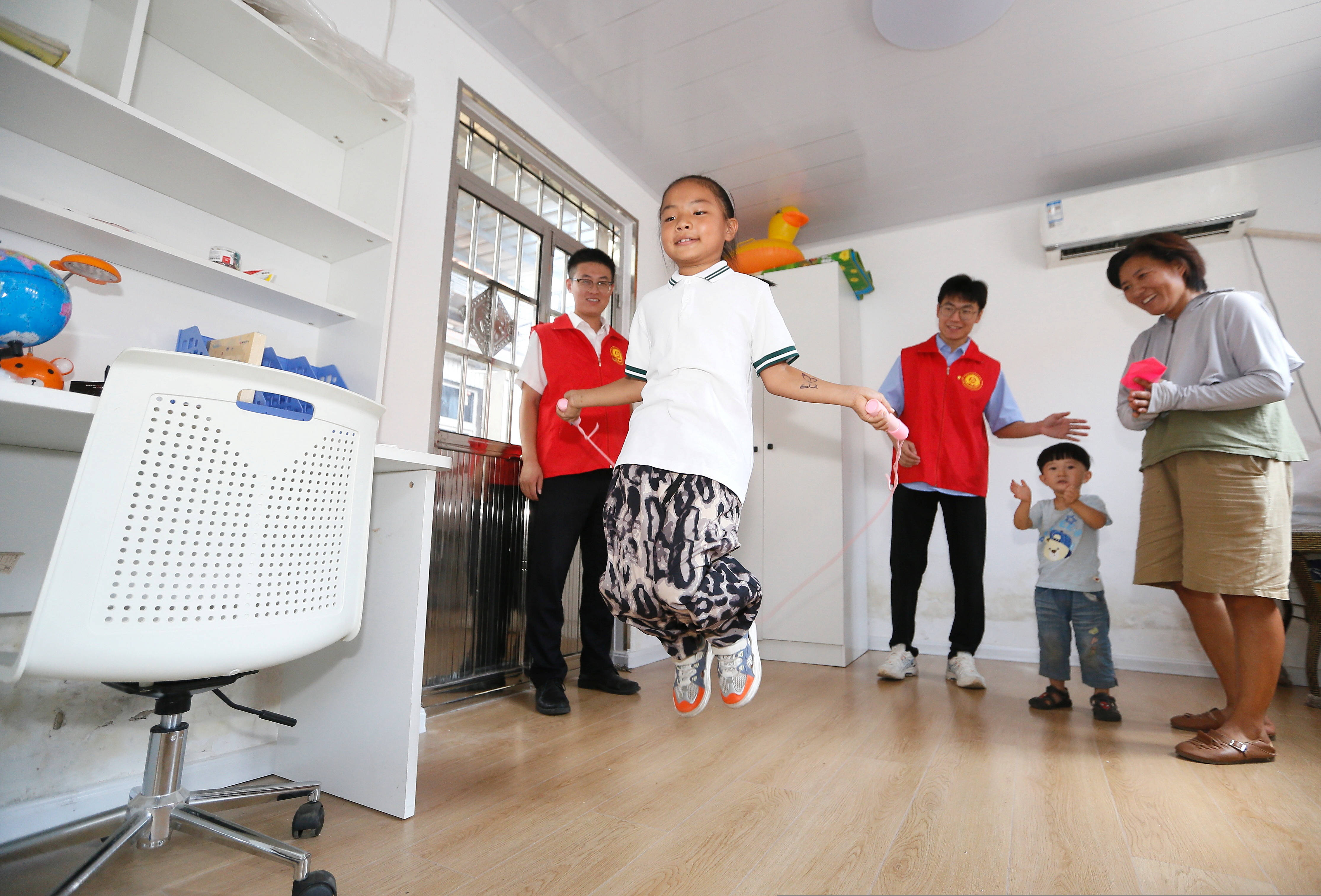 8月25日,山东省青岛市即墨区北安街道朱家后戈庄的小学生朱嘉乐在中建