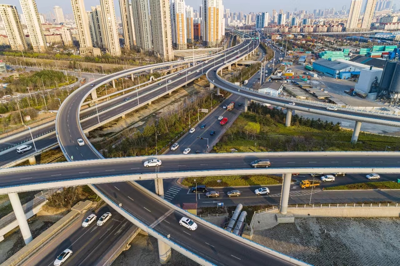 共赴青岛最美City Drive路线 青岛交通构建“快进慢游”的交旅融合美丽新画卷