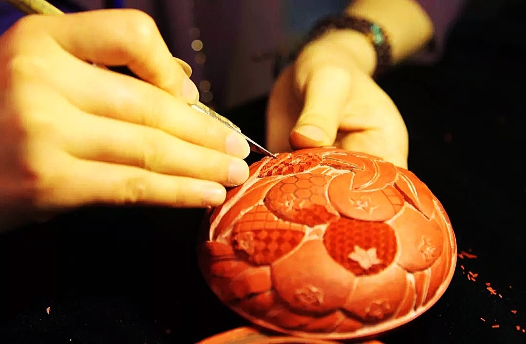 用时间镌刻一抹“中国红” 千年雕漆“遗”脉相承