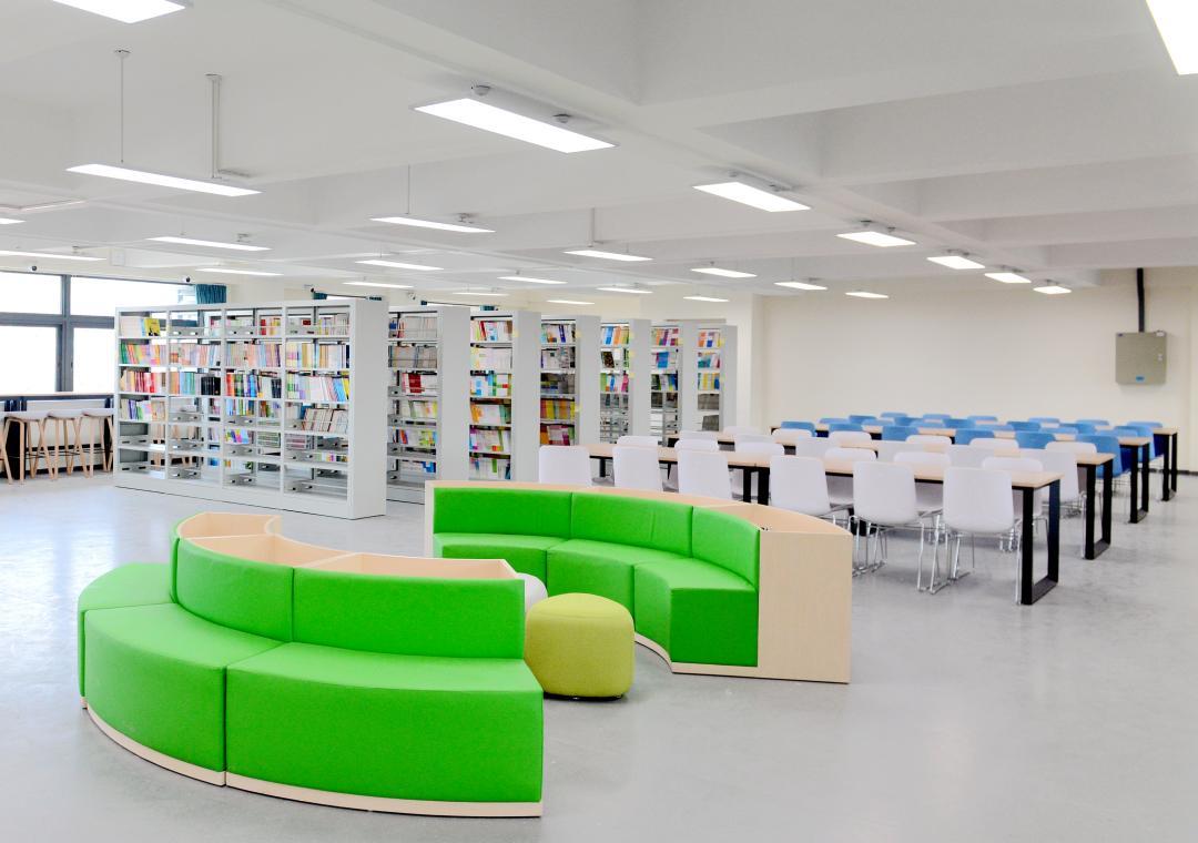 图：映月小学阅览室