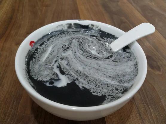 芝麻糊拼杏仁糊 | flickr ijliao