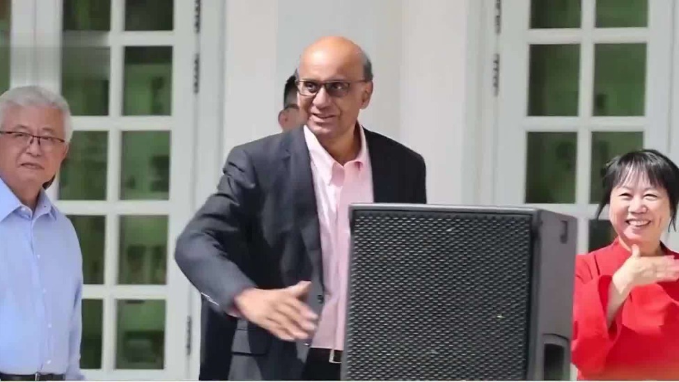 印度裔高票当选新加坡总统，学者：超越种族的成熟选择