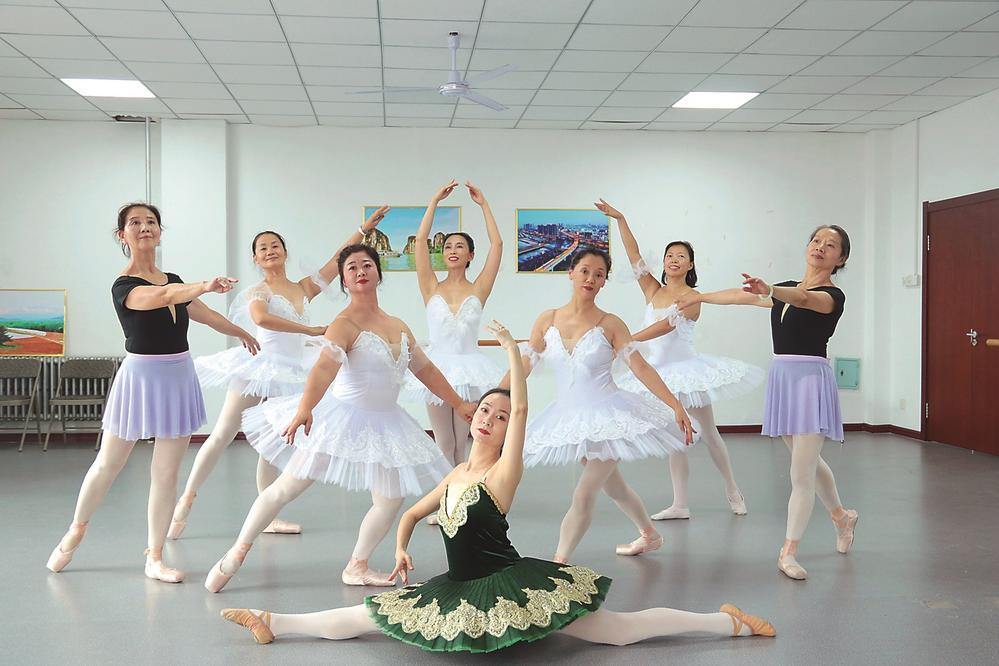 全部由学员组成的同心芭蕾舞团已经参加过许多文艺演出。