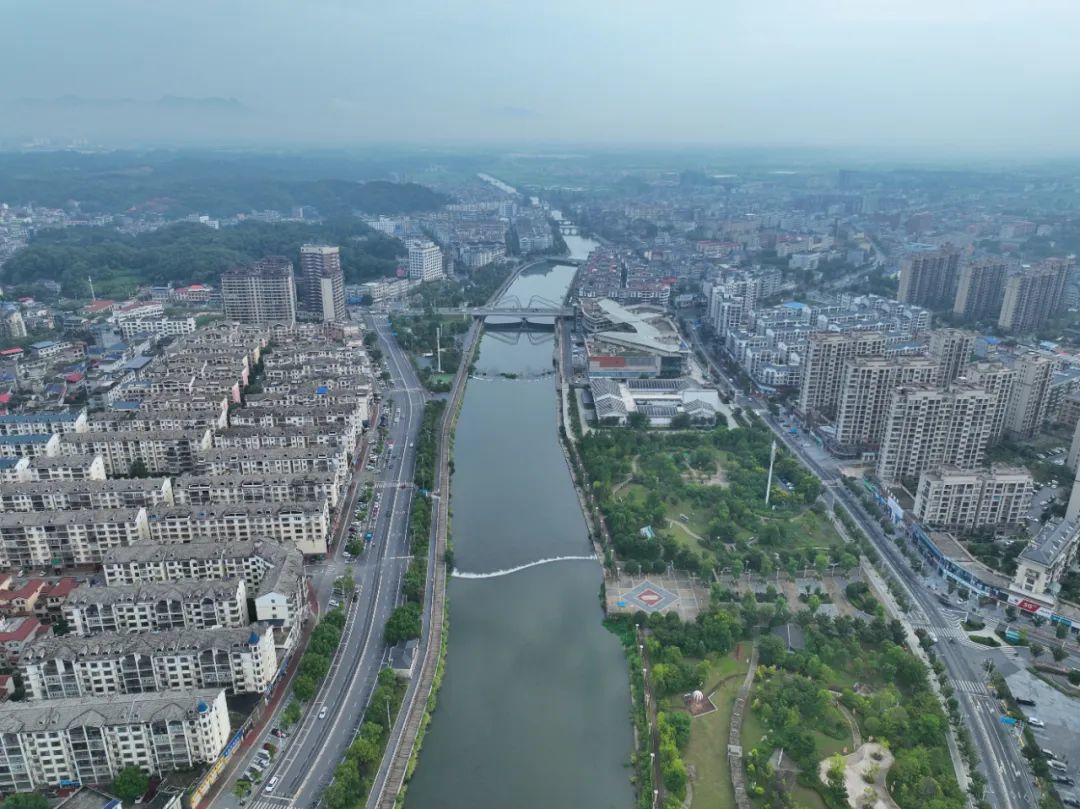 芦溪县：水清岸绿 小城风光（图）
