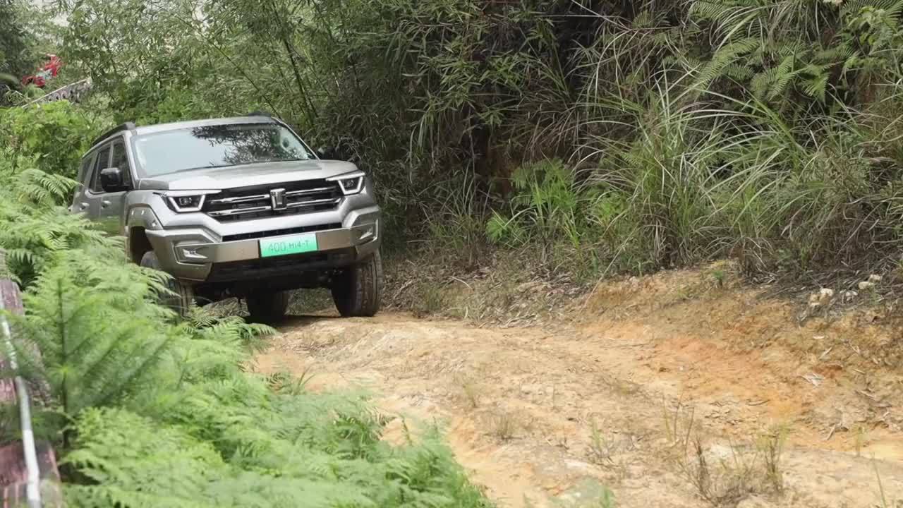 方程豹的大难题，坦克400 Hi4-T的越野是真可靠