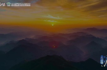 开学第一课丨【总书记的教书育人观】从“四有”好老师到“四个引路人”——新时代教师的时代使命和伟大实践