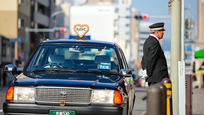 你知道日本为什么连出租车都是自动门吗？