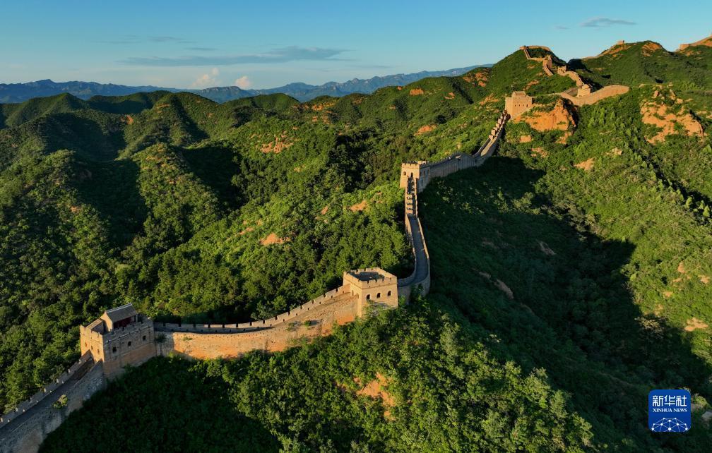 天空之眼瞰祖国万里长城金山独秀