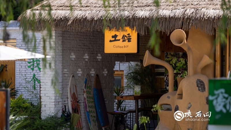 土锤咖啡厅内一角