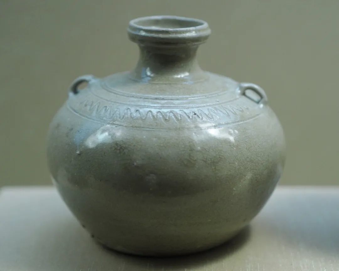 六朝时期青瓷壶