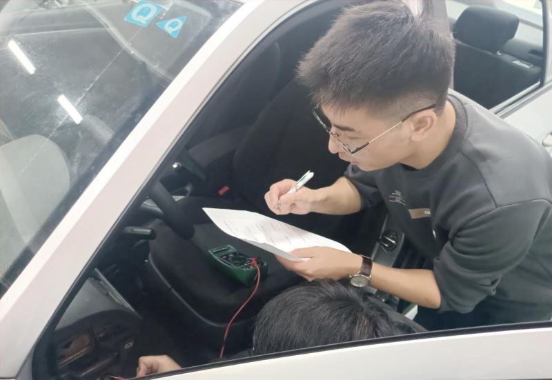 赣州职业技术学院江海滨:潇潇春雨润桃李 耿耿丹心育英才