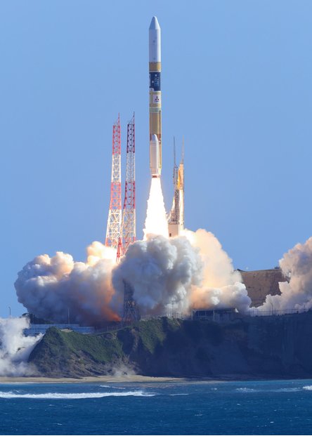 日本H2A火箭发射升空，搭载月球探测器
