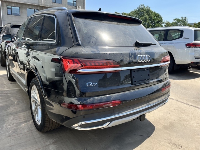 23款美版奥迪q73.0t高配西安58万_凤凰网汽车_凤凰网