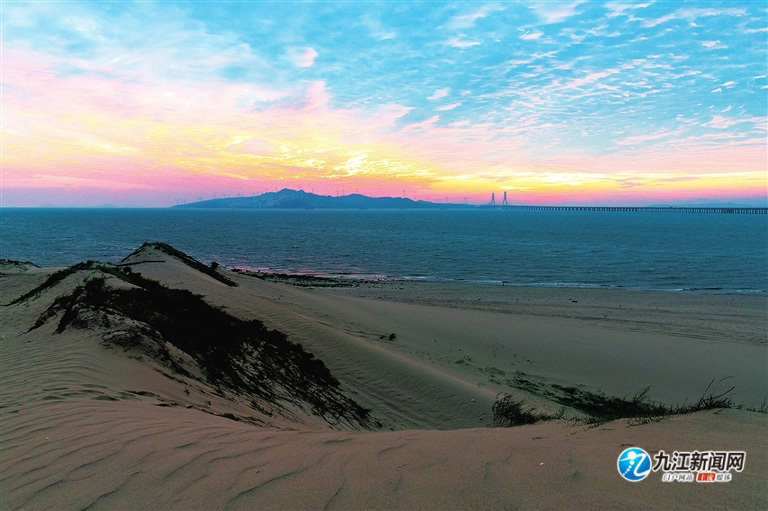 日出鄱阳湖（图）
