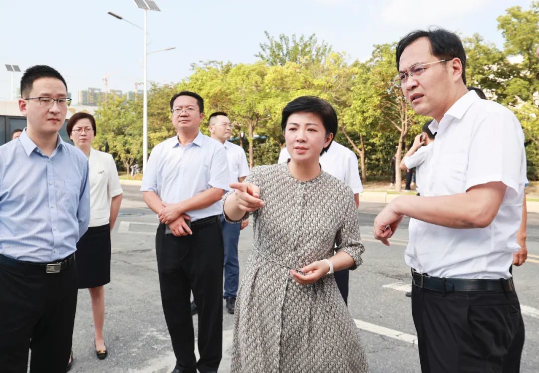 泰州市长万闻华:持续攻坚发力 高质高效建好各类城建项目