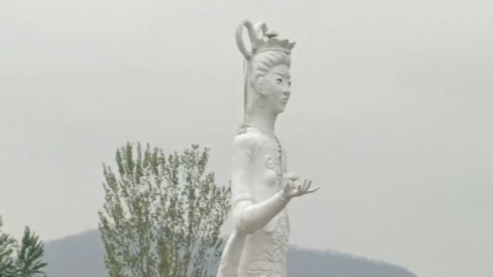 景区牡丹仙子雕像被指“丑到不忍直视”，当地回应：花了8万多，农村艺人水平有限