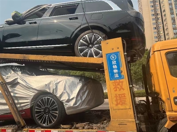 余承东口中1000万以内最好的SUV!问界M9实车曝光:确实大气