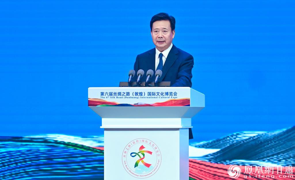 文化和旅游部副部长、国家文物局局长李群表示,丝路精神为促进世界文明发展与进步作出了巨大贡献。杨艺锴 摄