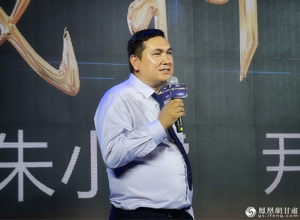东晟凯瑞医药科技有限公司董事长赛米说，将为健康事业奉献科技力量。王文博　摄