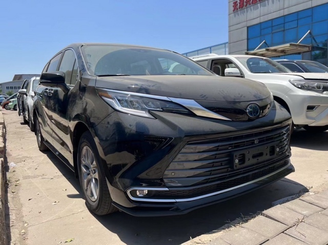 22款韩版塞纳四驱ltd 车架号:8458 颜色:黑/米 状态:现车 配置:比加版