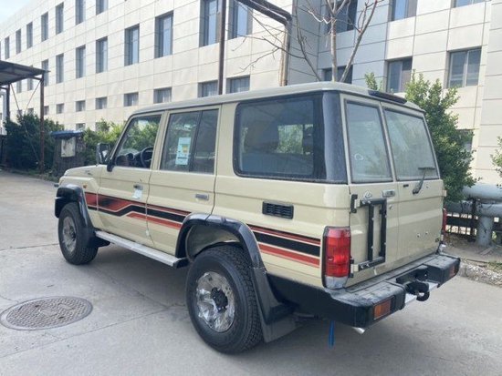 2023款丰田酷路泽lc76狂欢价50多万起