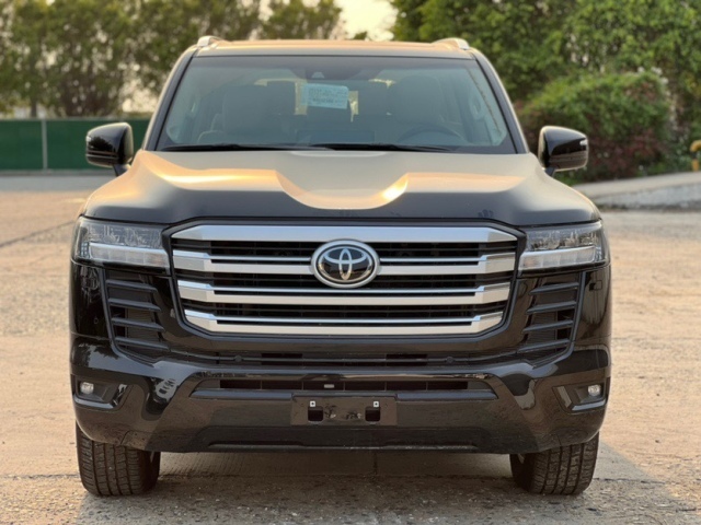 丰田酷路泽lc300gxr豪华版现优惠达20万