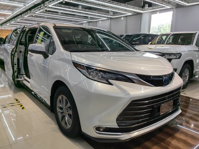 23款韩版丰田塞纳25混动四驱仅50万