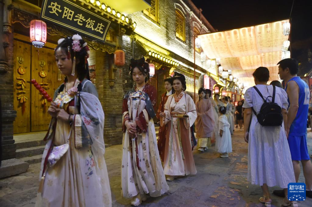 夜游人气旺 老街活力多凤凰网河南_凤凰网