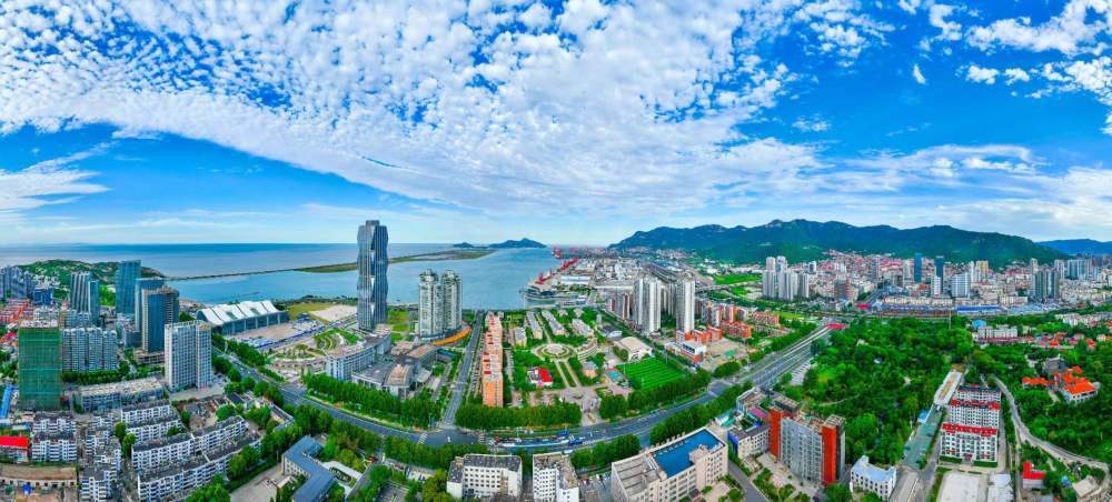 连云港市连云区景色。新华社发（王健民摄）