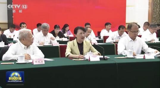 豫章师范学院优秀校友张俐参加全国优秀教师代表座谈会并发言