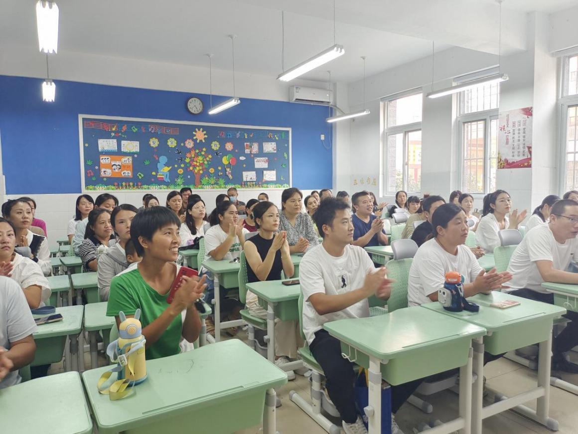 聊城高新区深圳路小学——家长开放日搭建起家长与学校沟通的桥梁