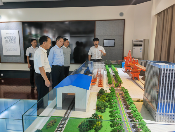 中国进出口银行河北省分行党委书记、行长梅建平一行赴秦皇岛市和唐山市重点企业考察调研