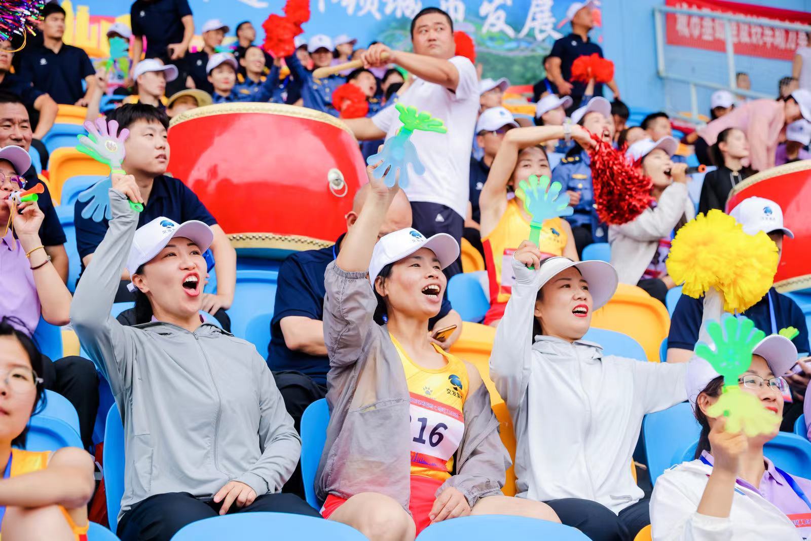 （图为部分观众席）