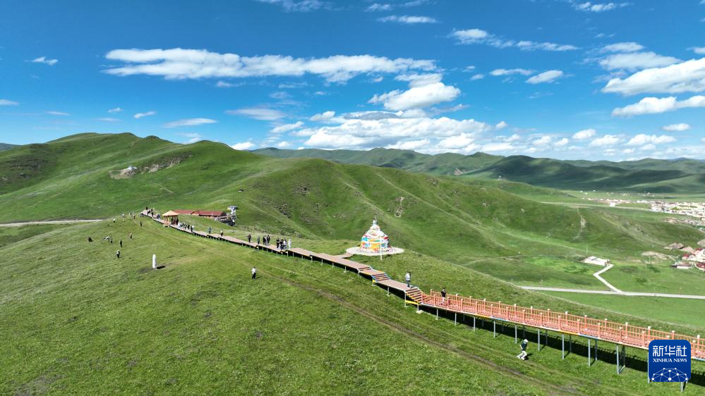 无人机照片)新华社记者 陈斌 摄在甘南藏族自治州玛曲县,甘肃黄河首曲