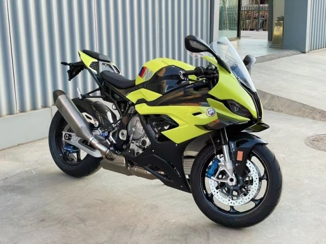 天津港进口车宝马m1000rr50周年纪念