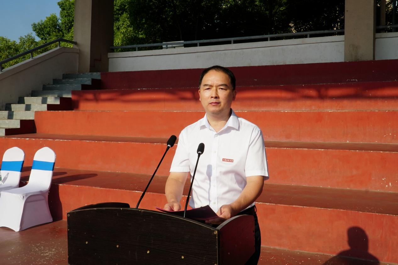 党委委员、副校长李永明主持