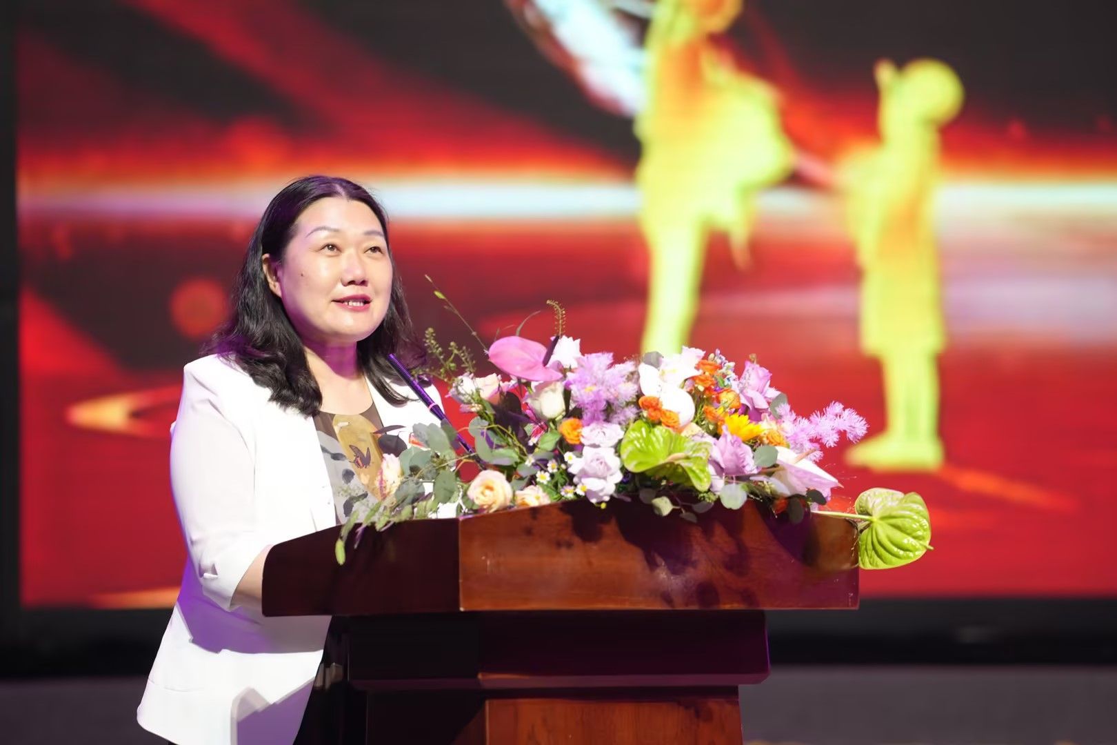 教师节表彰、文艺汇演......这场“爱的盛宴”很热闹