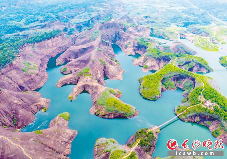 　　郴州高椅岭景区，奇特的自然景观宛如一幅山水画。长沙晚报全媒体记者 邹麟 摄