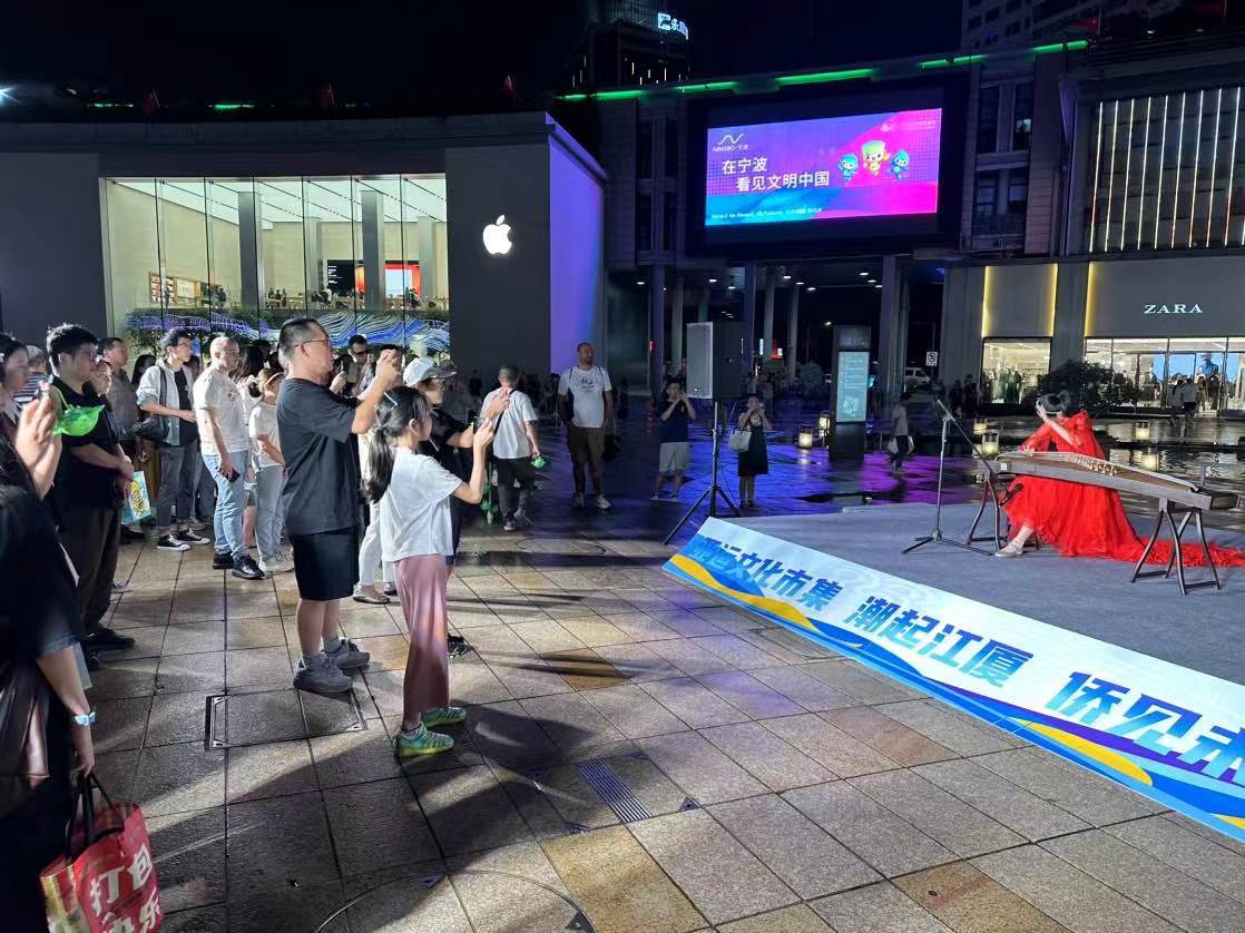 在天一广场这个亚运观赛空间，有个文化市集很热闹！